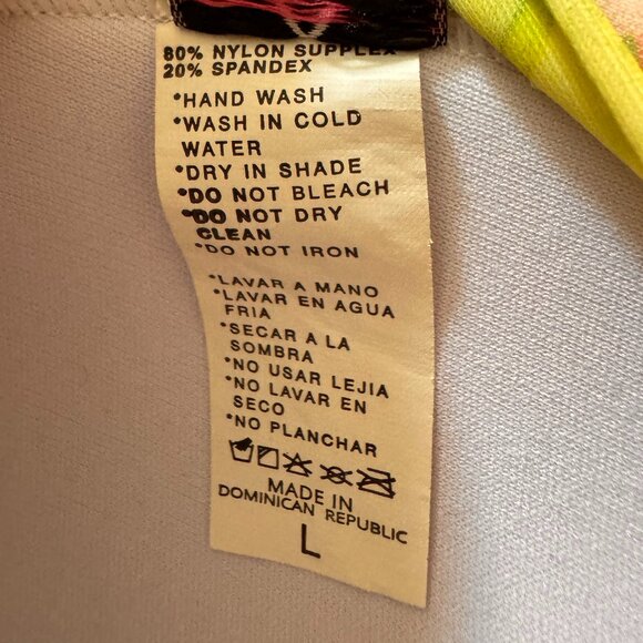 Bikini - Picture 9 of 12